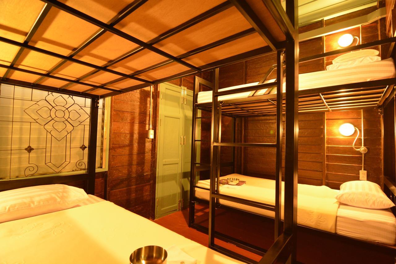 La Moon Hostel กรุงเทพมหานคร ภายนอก รูปภาพ