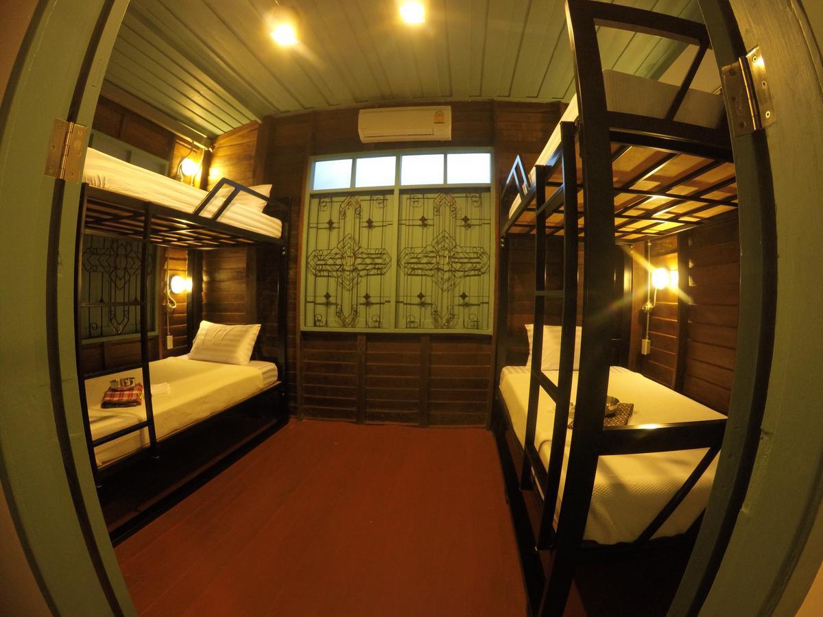 La Moon Hostel กรุงเทพมหานคร ภายนอก รูปภาพ