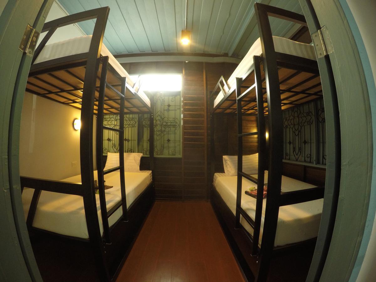 La Moon Hostel กรุงเทพมหานคร ภายนอก รูปภาพ