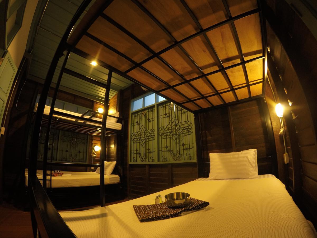 La Moon Hostel กรุงเทพมหานคร ภายนอก รูปภาพ