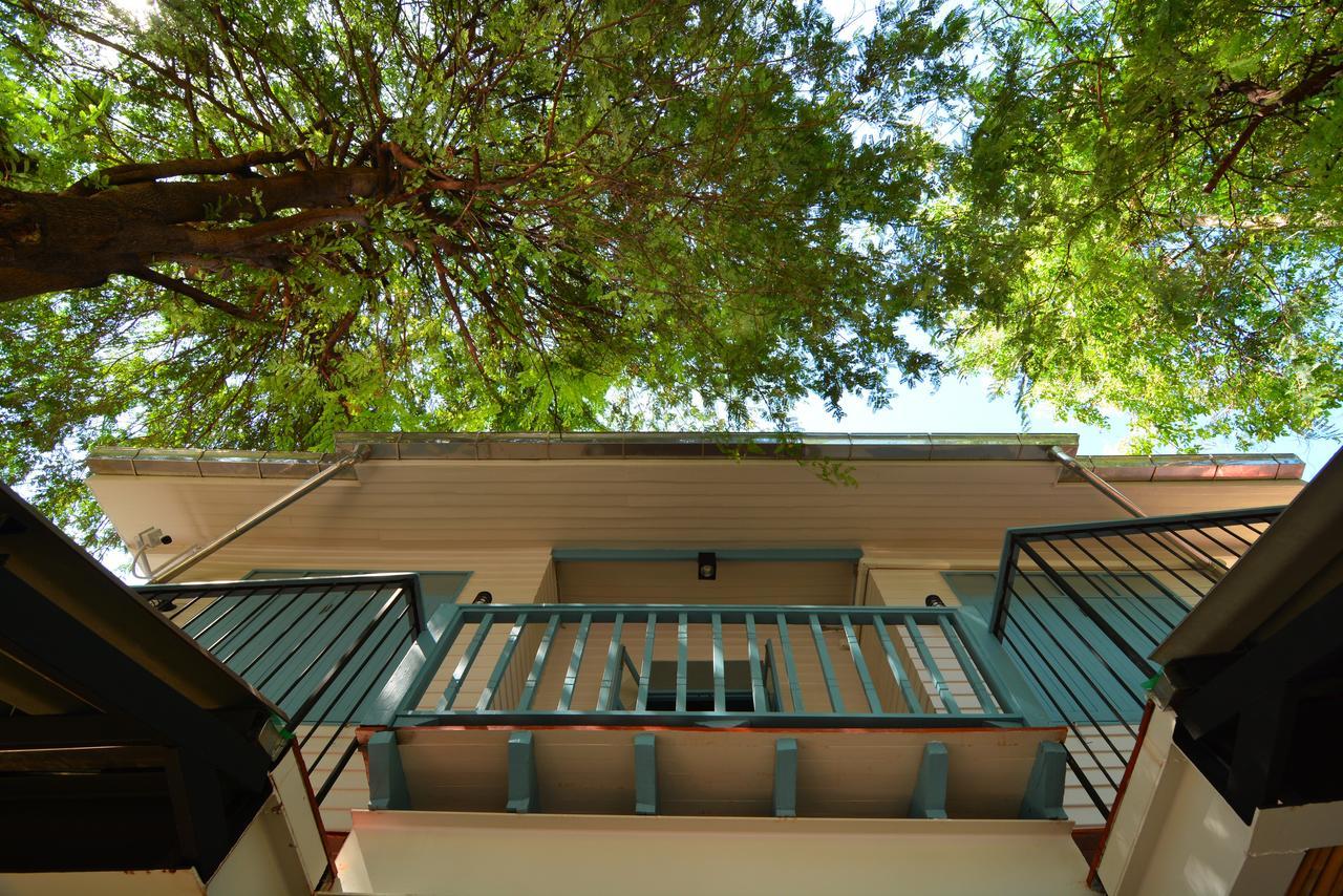 La Moon Hostel กรุงเทพมหานคร ภายนอก รูปภาพ