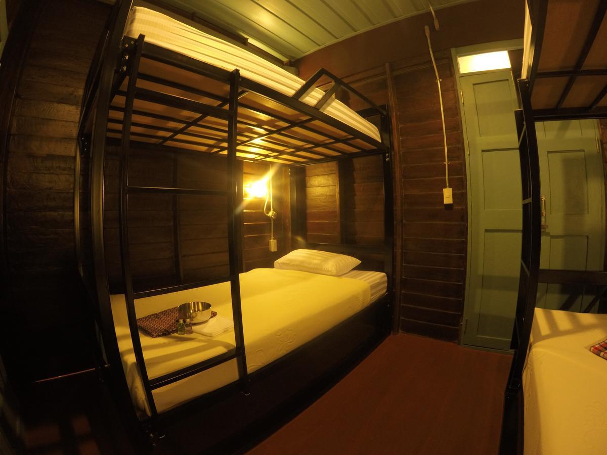 La Moon Hostel กรุงเทพมหานคร ภายนอก รูปภาพ