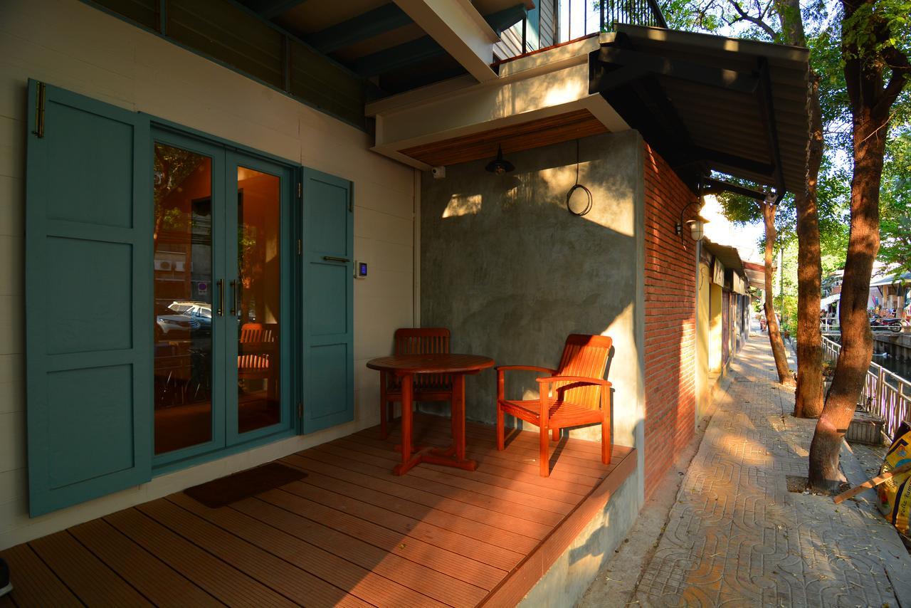 La Moon Hostel กรุงเทพมหานคร ภายนอก รูปภาพ