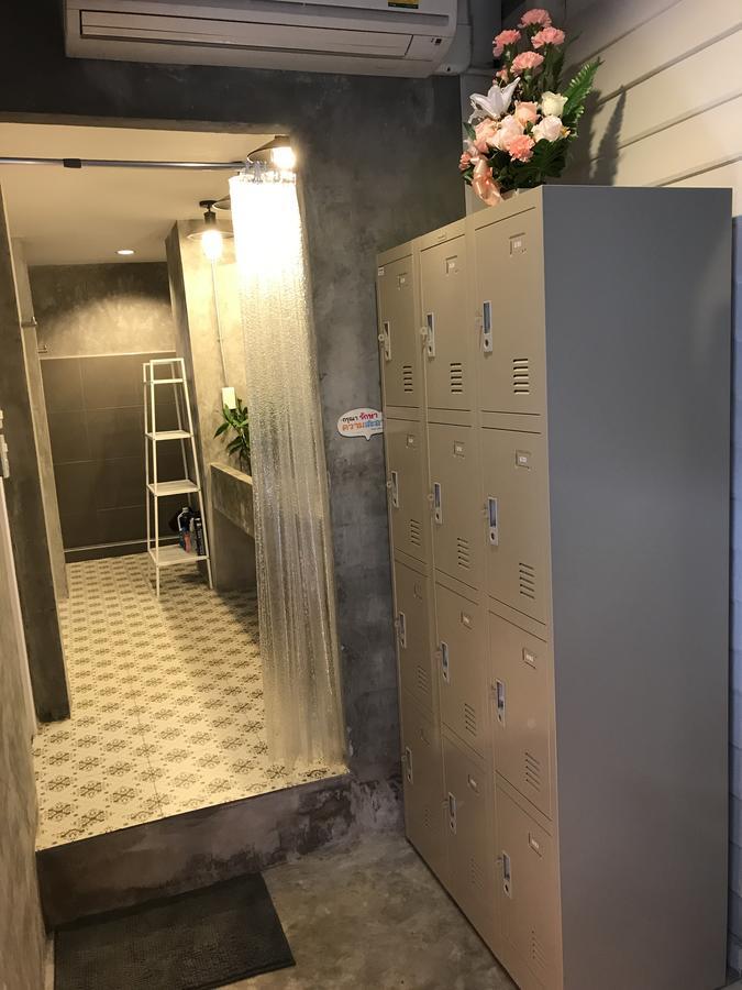 La Moon Hostel กรุงเทพมหานคร ภายนอก รูปภาพ