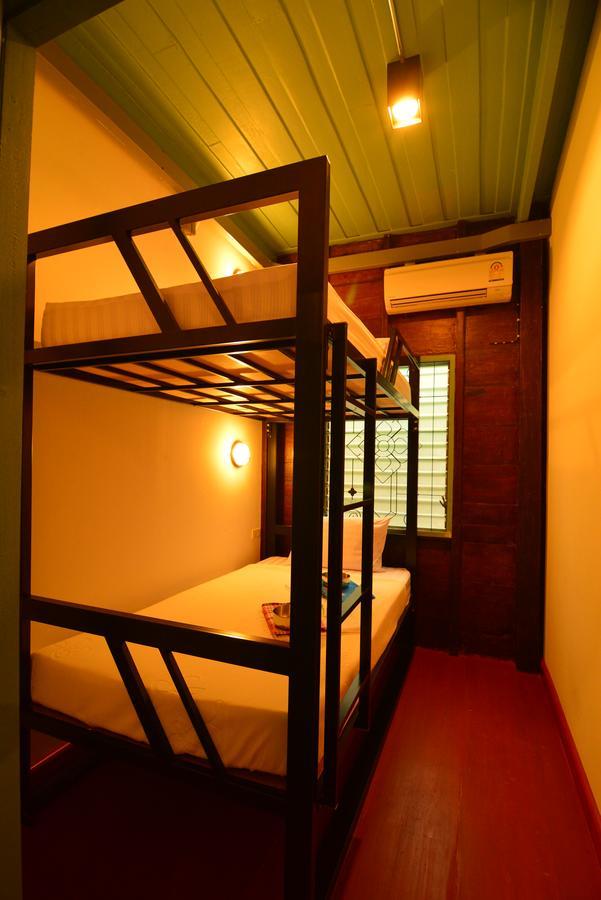 La Moon Hostel กรุงเทพมหานคร ภายนอก รูปภาพ